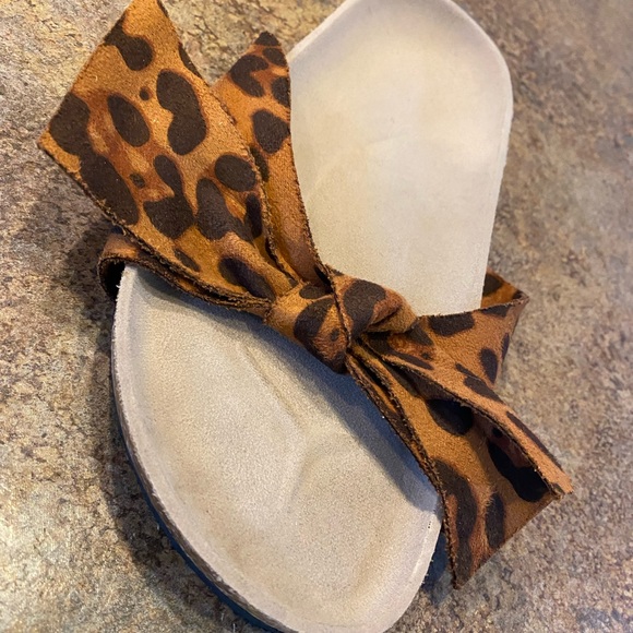 Leopard Sandals - Picture 5 of 5